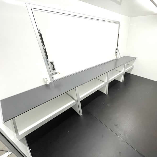 SALGSBOD / KIOSKHENGER S153