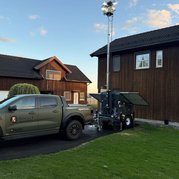 Royale Cam Track Kameravogn med Lysmast - Royale Nordic