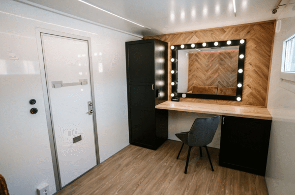 HÅR- OG SMINKETRAILER HMT1 - Royale Nordic